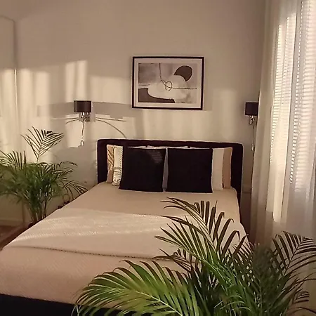 Przy Dworcu Apartment *